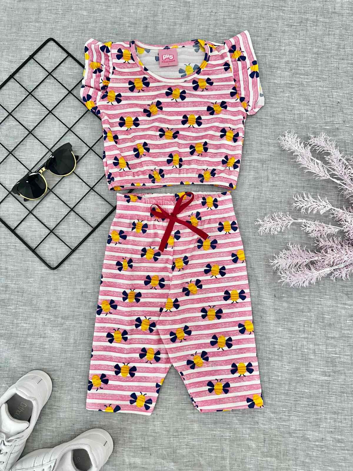 Conjunto Infantil Menina Com Calça Pantacourt de Abelas Listradas Rosa Claro